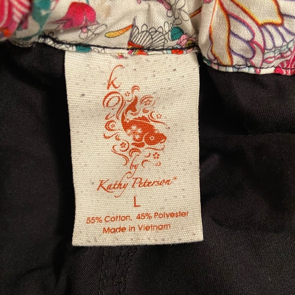 Two pairs of scrub pants - Picture 2 of 2